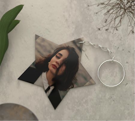 Star Keychain Mockup